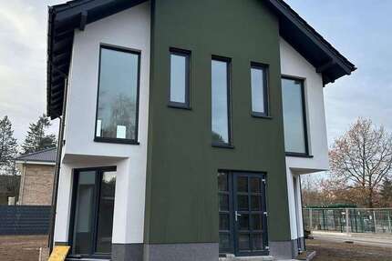 Haus zum Kaufen in Werneuchen 560.000 € 123 m² 6.5 zimmer