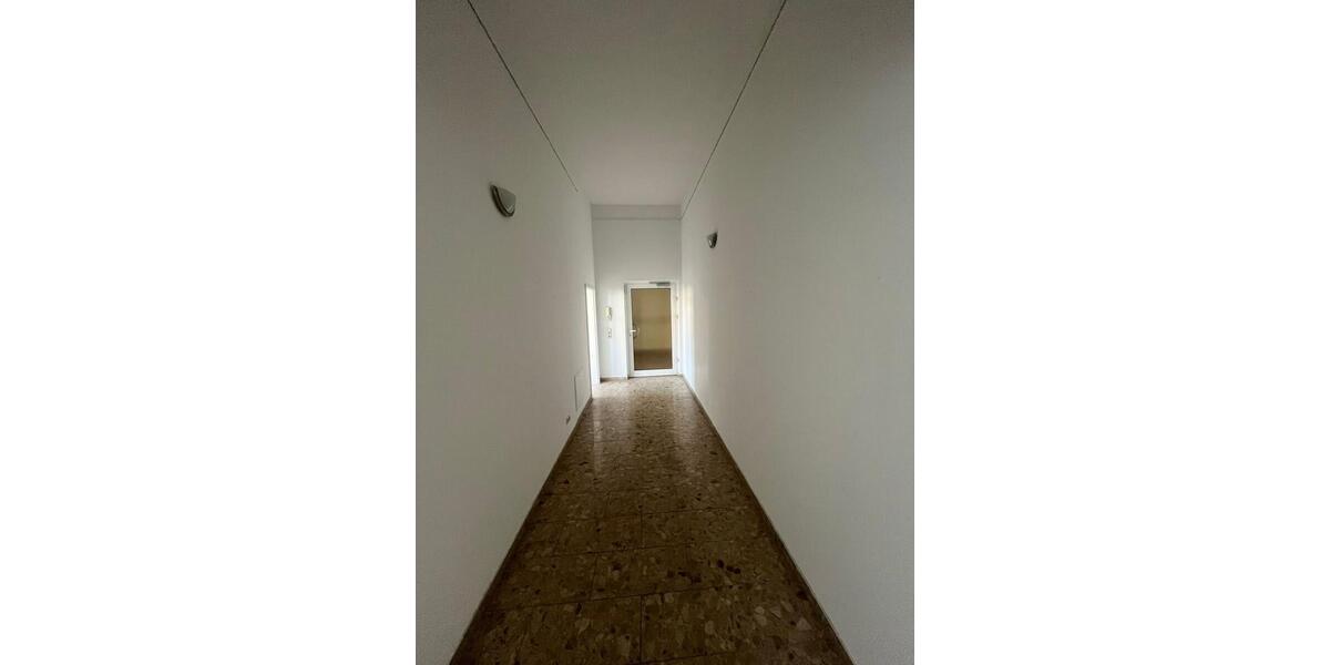 Erdgeschoßwohnung Erfurt - 4 Zimmer, 150 m&sup2;, 1.400&euro; | Angebot:25515319