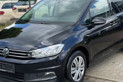 VW Touran 318.000 km 13.900 &euro; Stapelfeld bei Hamburg 22145