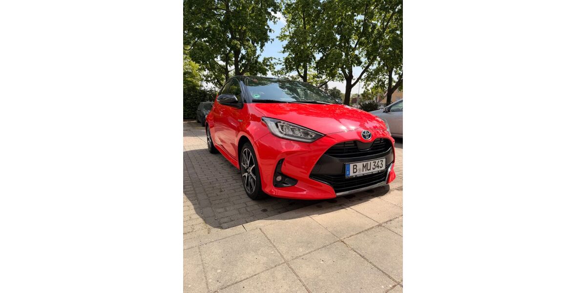 Toyota Yaris 16.469 km 19.900 &euro; Berlin 12353