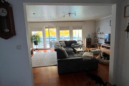 Großzügiges Zweifamilienhaus mit Garten und Wintergarten zur Miet 5 zimmer