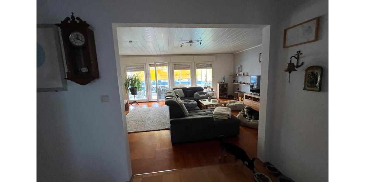 Großzügiges Zweifamilienhaus mit Garten und Wintergarten zur Miet 5 zimmer