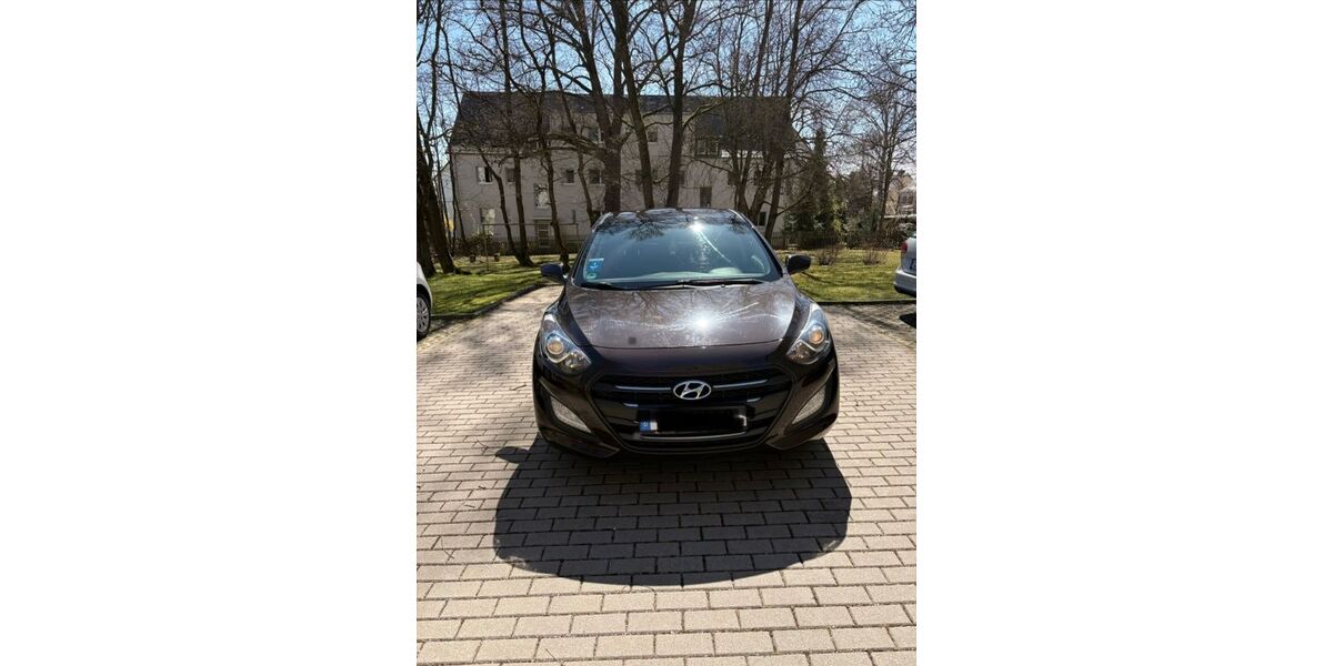 Hyundai i30 105.000 km 9.600 &euro; Chemnitz 09117