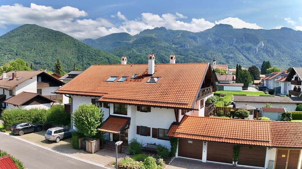 Etagenwohnung Aschau im Chiemgau - 2 Zimmer, 84 m&sup2;, 1.100&euro; | Angebot:27113545