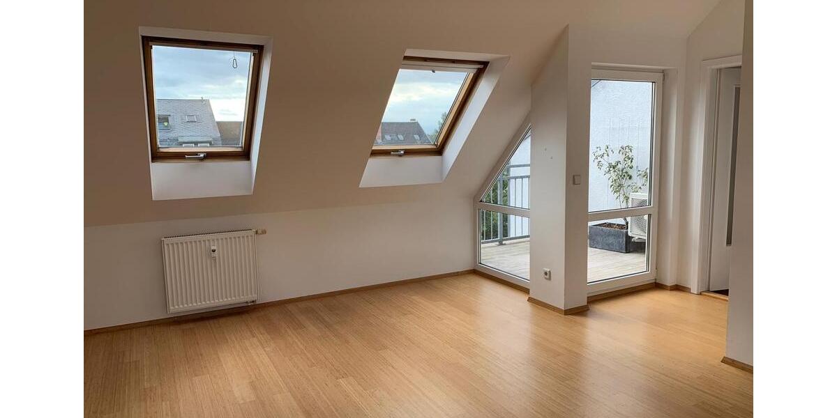 Dachgeschoßwohnung Chemnitz Kapellenberg - 3.5 Zimmer, 77 m&sup2;, 135.000&euro; | Angebot:25404114