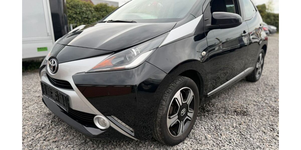 Toyota Aygo (X) 90.000 km 6.999 &euro; Garbsen 30827