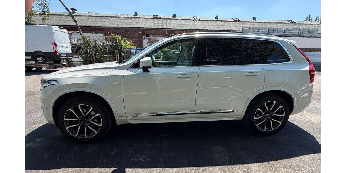 Volvo XC90 141.000 km 28.900 &euro; Berlin 13467