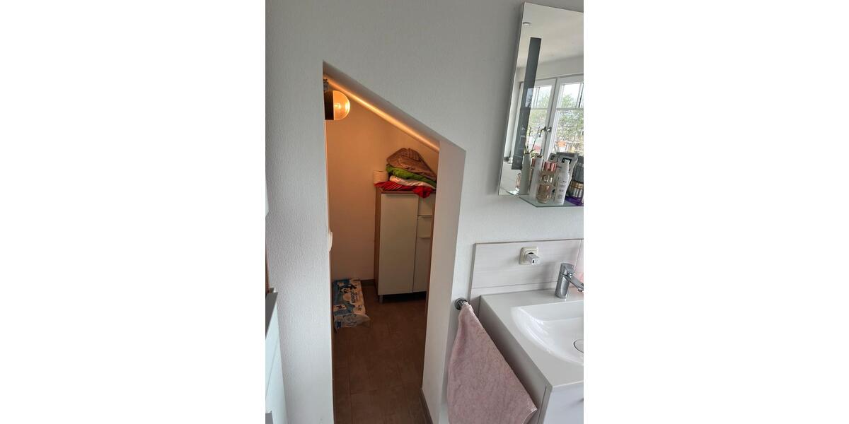 Dachgeschoßwohnung Kaufering - 3 Zimmer, 100 m&sup2;, 1.050&euro; | Angebot:25942833