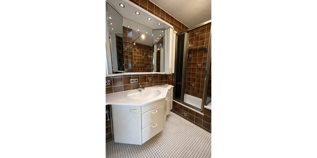 Mehrfamilienhaus, Wohnhaus Filderstadt Bernhausen - 5 Zimmer, 121 m&sup2;, 485.000&euro; | Angebot:25339023