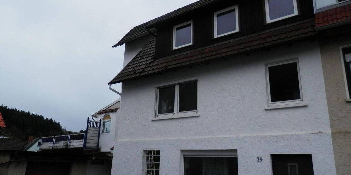 Bezahlbares Haus auch für die etwas größere Familie 8 zimmer