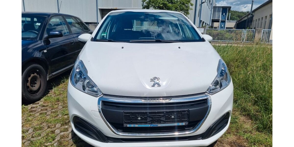 Peugeot 208 129.300 km 3.899 &euro; Elchingen 89275
