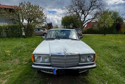 Mercedes-Benz 200 131.000 km 10.900 &euro; Gallmersgarten 91605