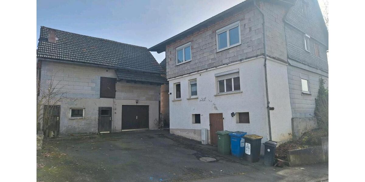 Etagenwohnung Biedenkopf - 10 Zimmer, 140 m&sup2;, 900&euro; | Angebot:26349853