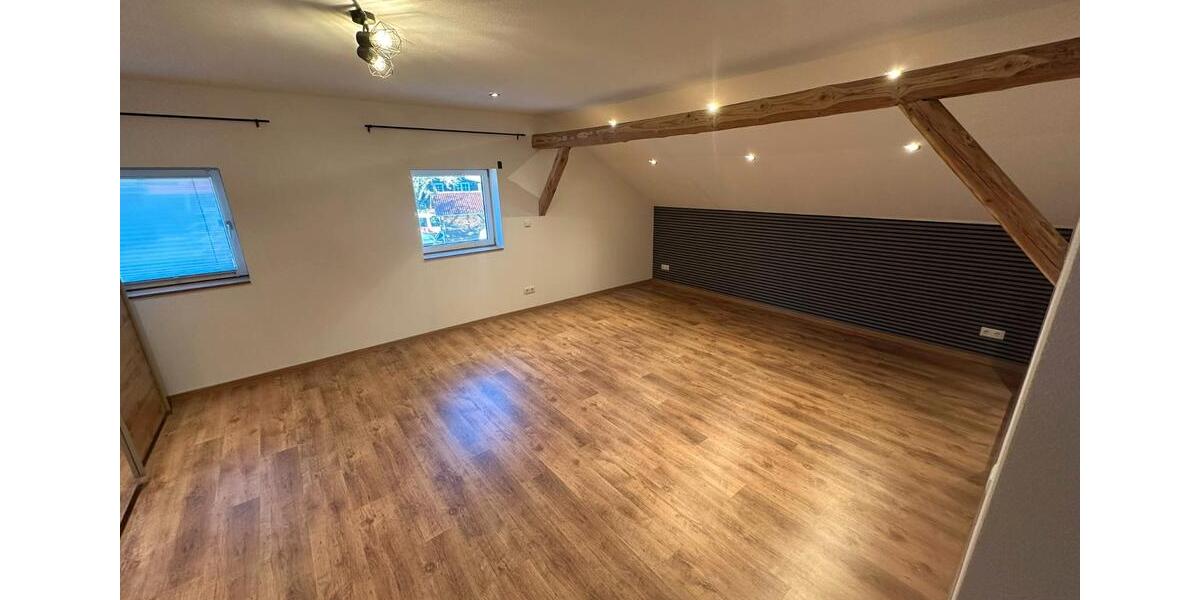 Dachgeschoßwohnung Rimbach - 3 Zimmer, 145 m&sup2;, 850&euro; | Angebot:26387100