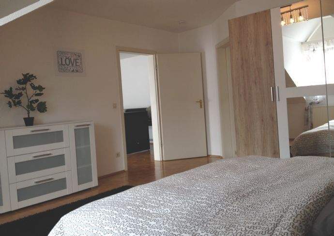 Etagenwohnung Viernheim - 2 Zimmer, 80 m&sup2;, 800&euro; | Angebot:25996421