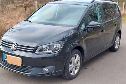 VW Touran 234.100 km 5.900 &euro; Trappenkamp 24610