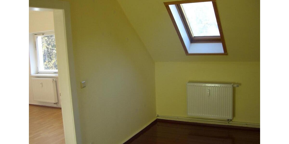 Dachgeschoßwohnung Lauchhammer - 5 Zimmer, 80 m&sup2;, 485&euro; | Angebot:26417136