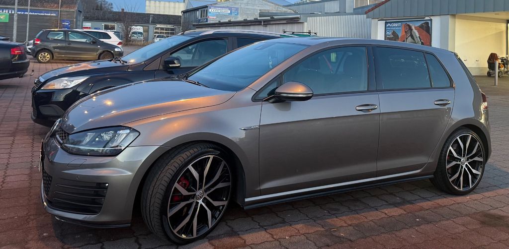 VW Golf 225.000 km 12.450 &euro; Rendsburg 24768