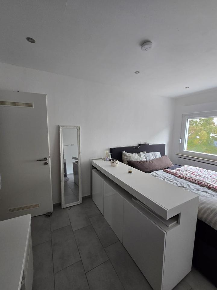 2 Zimmer Wohnung in Zentrum von Wesel mit neuwertiger Küche zimmer