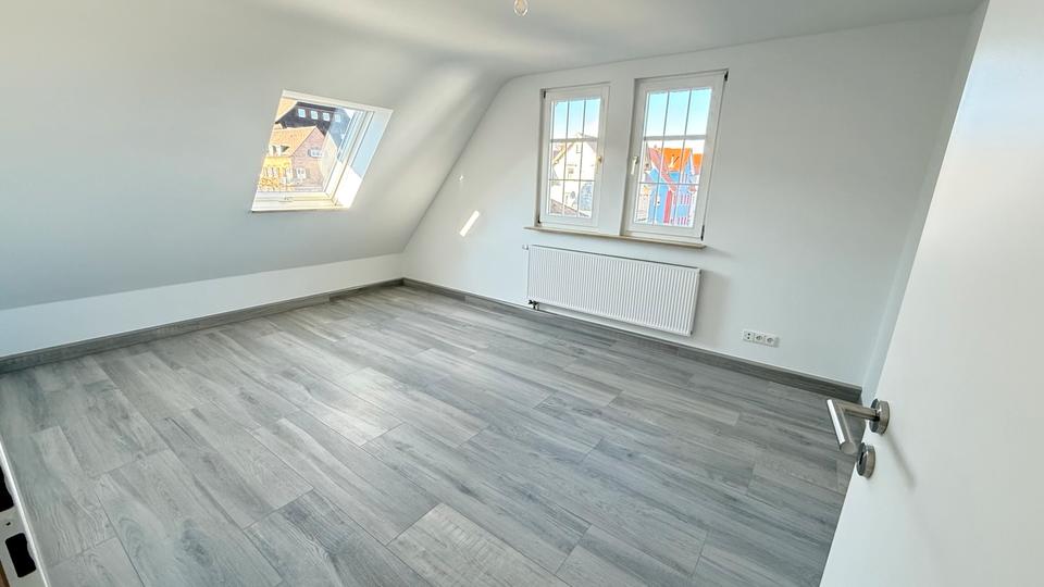 Dachgeschoßwohnung Baiersbronn - 4.5 Zimmer, 90 m&sup2;, 1.350&euro; | Angebot:25422662