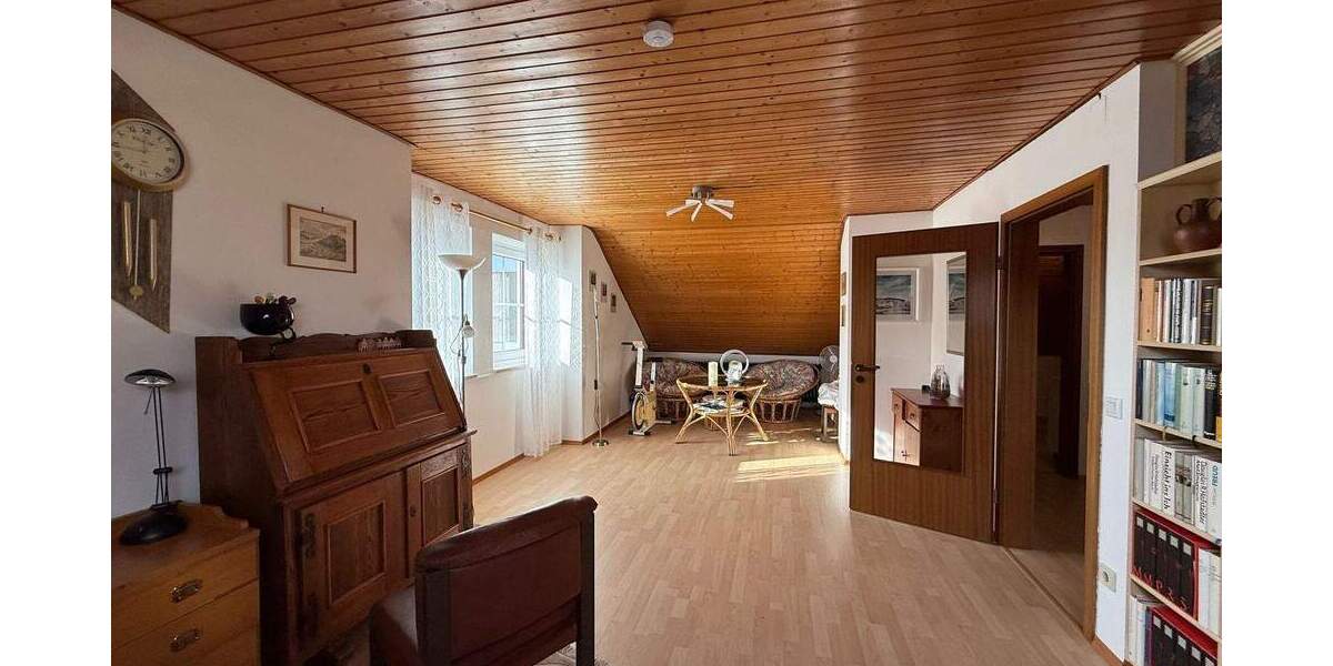 Großzügiges Reihenendhaus mit Dachstudio, schön angelegtem Außenbereich und optimaler Raumaufteilung 5 zimmer