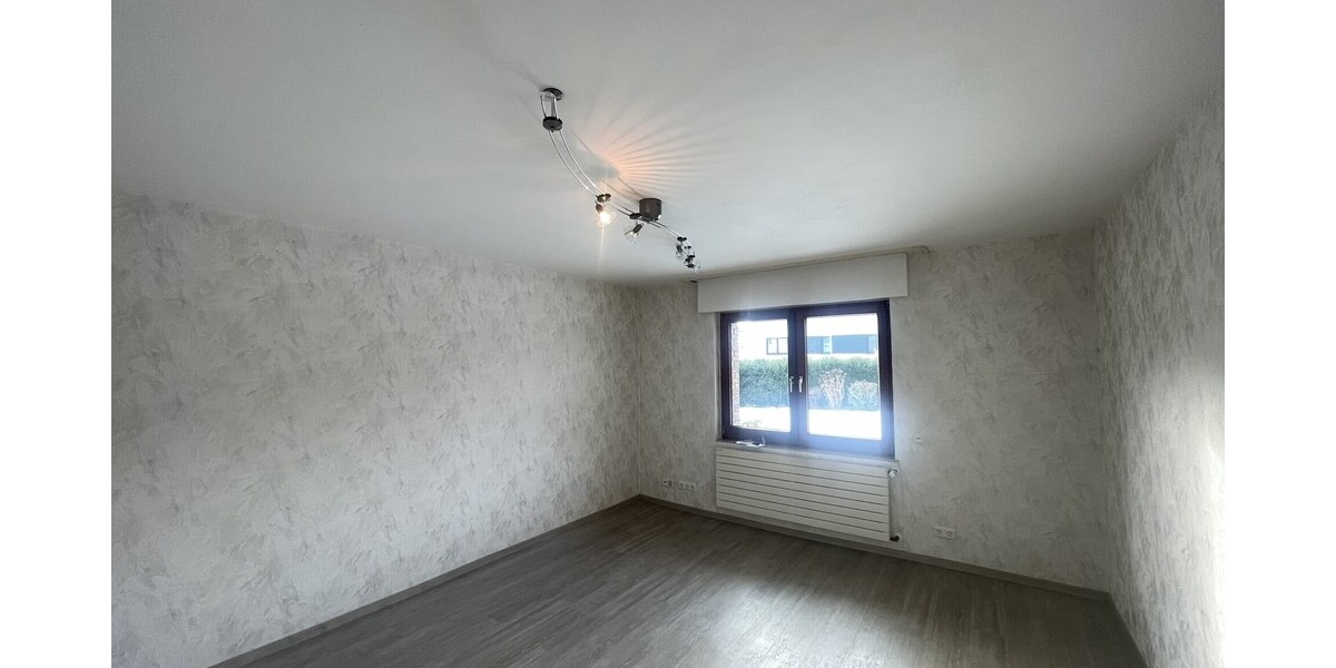 Freistehendes Einfamilienhaus in ruhiger Wohnlage mit Garten und Doppelgarage - Einfamilienhaus Königswinter Thomasberg | Angebot:24846561