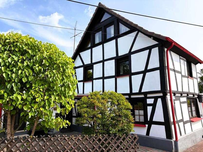 Haus zum Kaufen in Bergisch Gladbach 299.000 € 107 m²