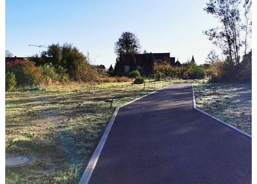 Grundstück zu verkaufen in Struppen 181.000 € 724 m²