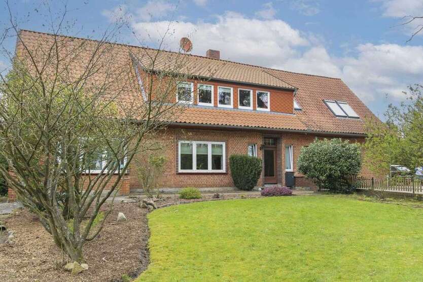 Haus zum Kaufen in Walsrode 349.000 € 243.24 m²