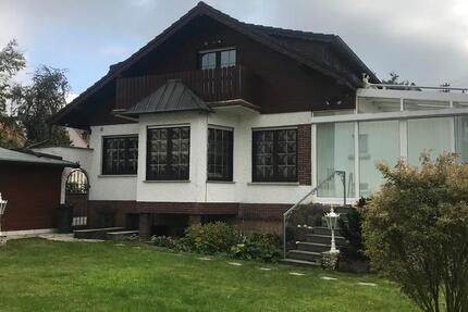 Haus Altenstadt - 9 Zimmer, 280 m&sup2;, 2.200&euro; | Angebot:25760695