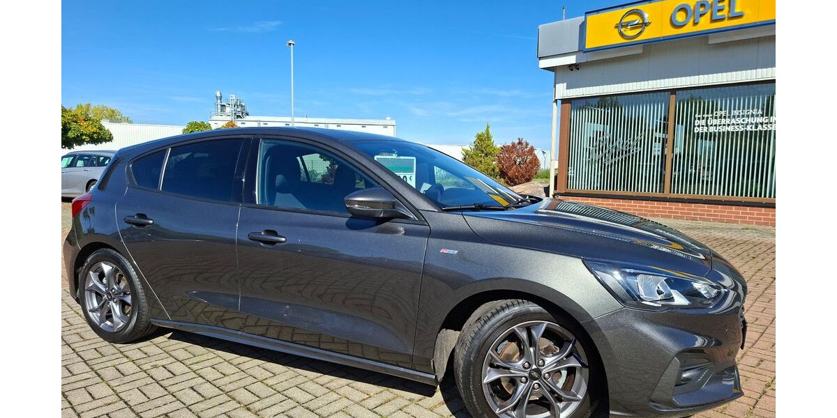 Ford Focus 66.900 km 12.990 &euro; Altmittweida 09648