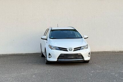 Toyota Auris 190.000 km 8.499 &euro; Kandel 76870
