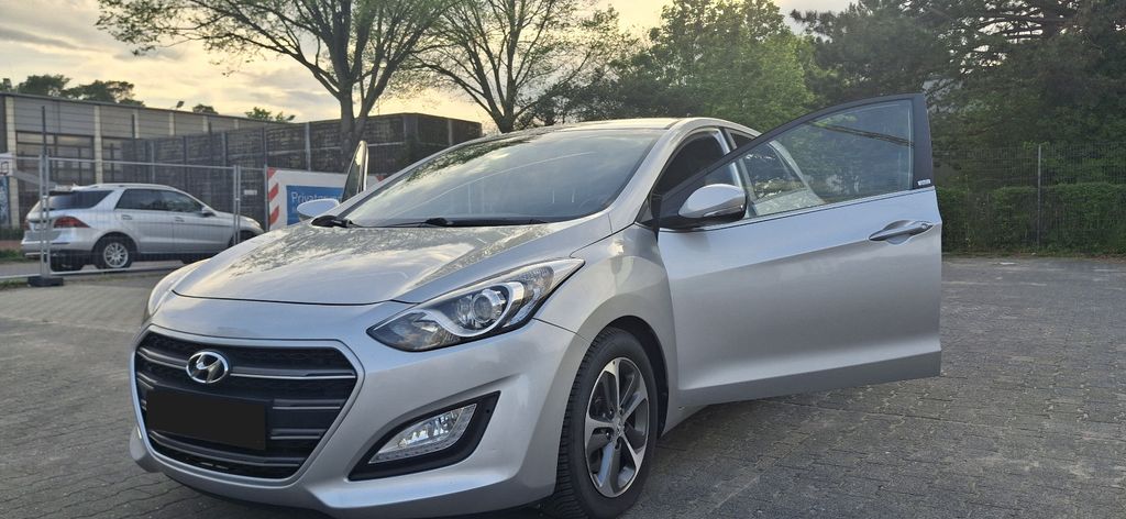 Hyundai i30 100.000 km 10.200 &euro; Berlin 14169