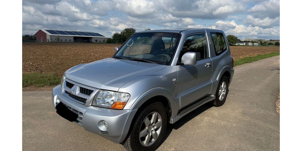 Mitsubishi Pajero 172.000 km 11.900 € Wiesbaden 65191