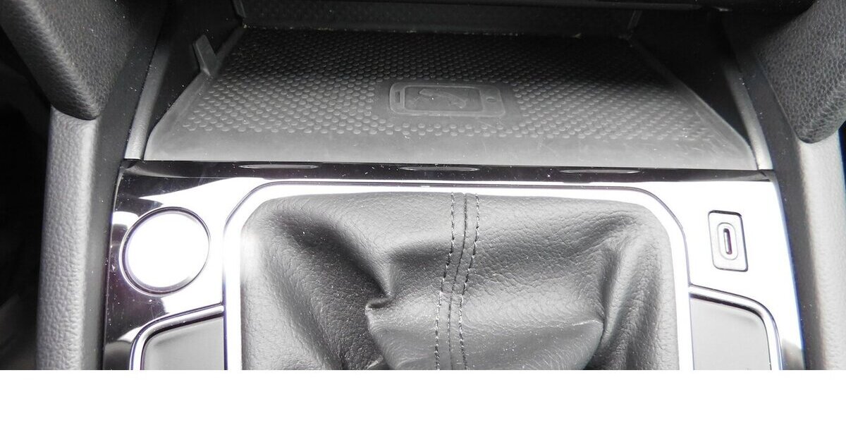 VW Passat 2.0 Bussiness BMT TDI Standhei.Navi Klima 36.500 km 21.990 &euro; Vordorf 38533