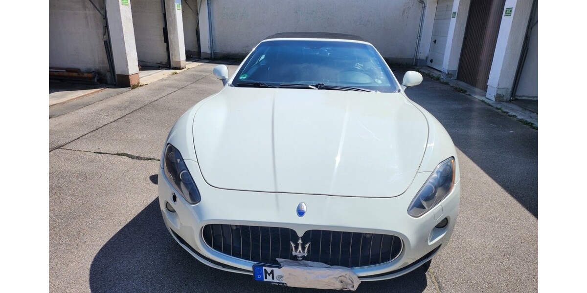 Maserati GranCabrio 88.000 km 33.999 &euro; München 80313
