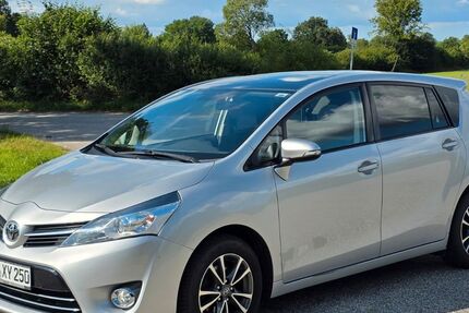 Toyota Verso 118.626 km 12.500 &euro; Stockelsdorf 23617