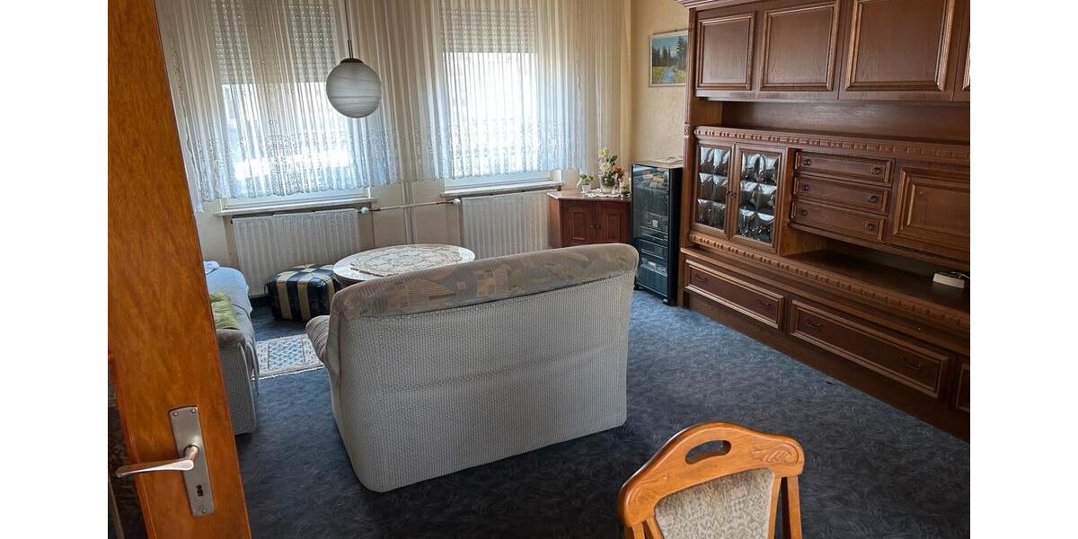 VERMIETUNG VERKAUF KOMPLETTS ANWESEN MIT VIEL POTENZIAL 8 zimmer