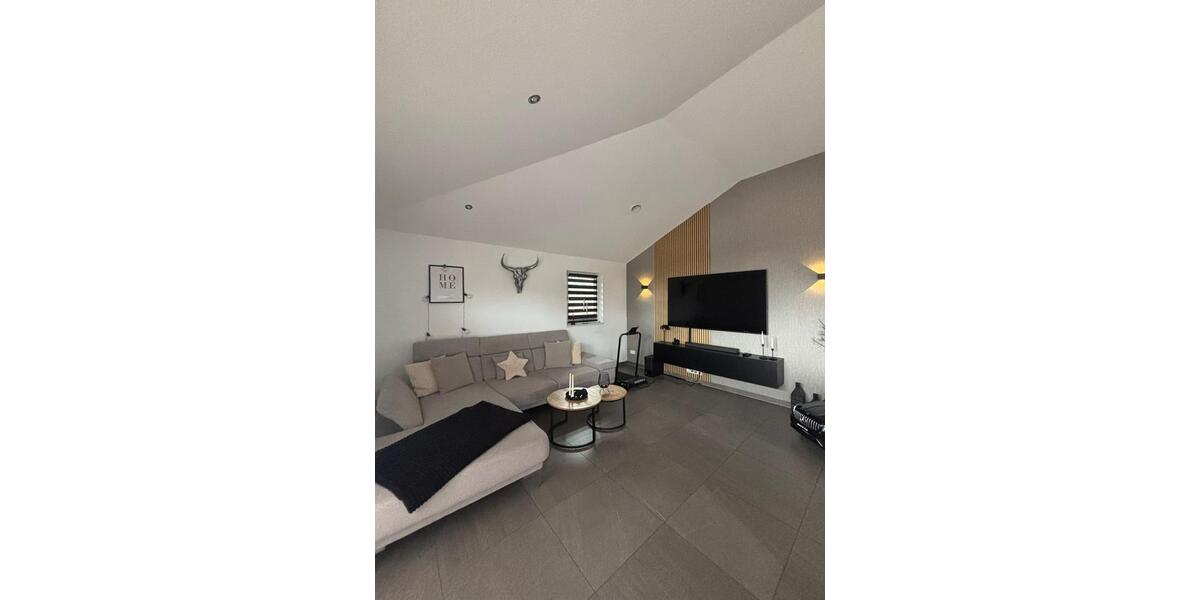 Dachgeschoßwohnung Uelsen - 5 Zimmer, 145 m&sup2;, 1.550&euro; | Angebot:26182591