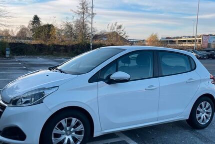 Peugeot 208 82.500 km 5.700 &euro; Bensheim 64625