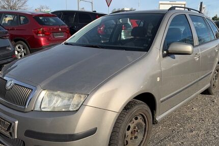 Skoda Fabia 234.233 km 990 &euro; Elsterwerda 04910