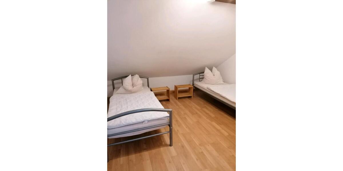 Dachgeschoßwohnung Rödental - 4 Zimmer, 85 m&sup2;, 155.000&euro; | Angebot:26961560