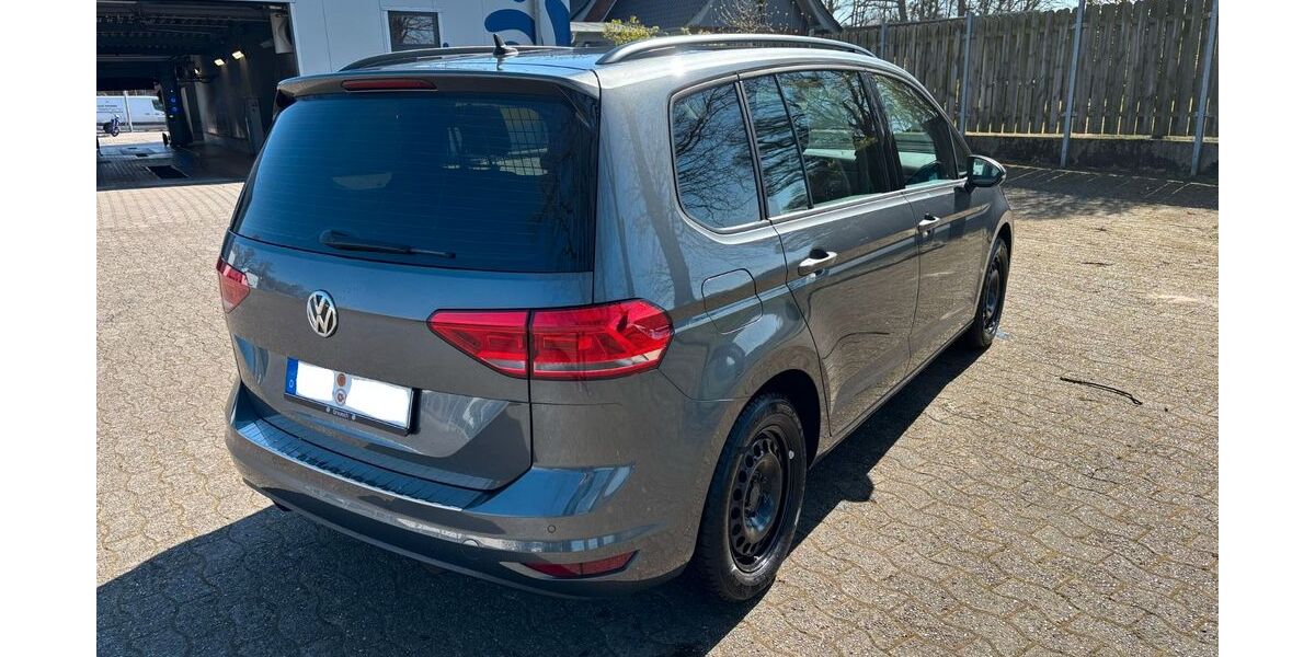 VW Touran 105.645 km 16.300 &euro; Dinklage 49413