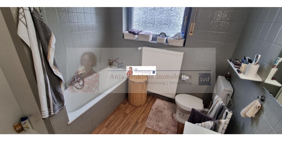 33330 Gütersloh: Großes Haus für 1-2 FamilienGenerationen - provisionsfrei für Käufer - Zweifamilienhaus Gütersloh | Angebot:18157426