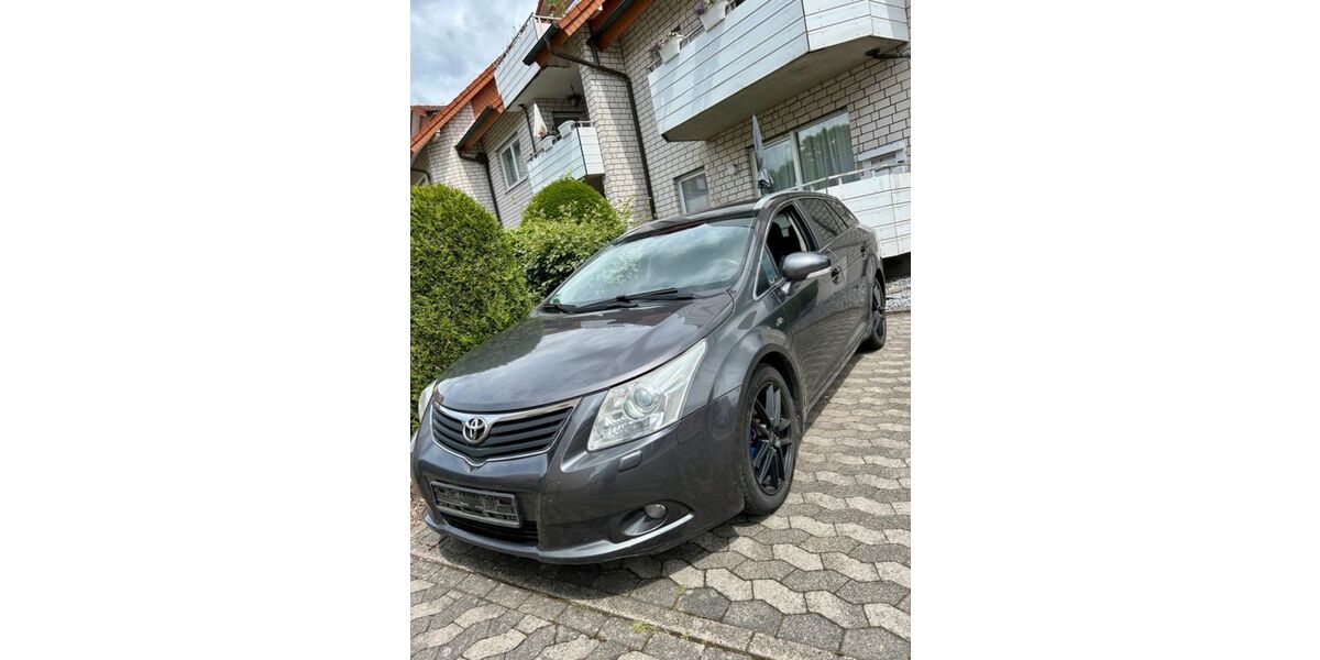 Toyota Avensis 301.000 km 4.700 &euro; Lage 32791