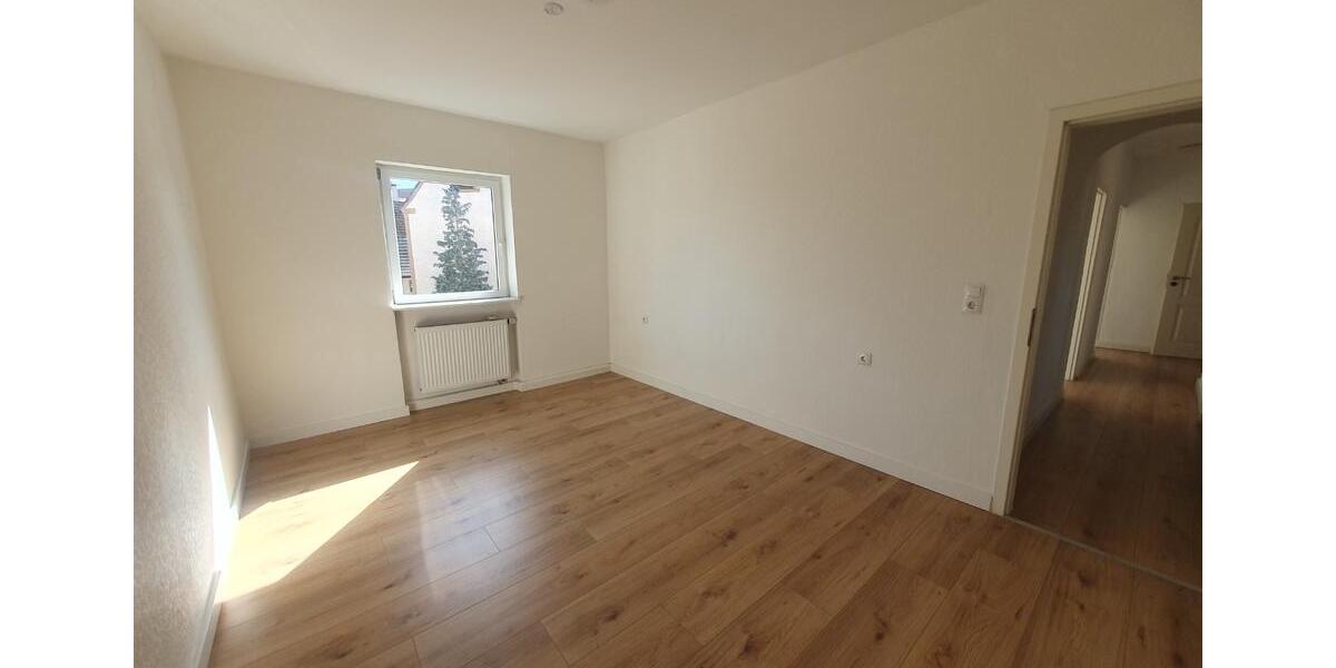 Einfamilienhaus Abenberg - 7 Zimmer, 194 m&sup2;, 325.000&euro; | Angebot:26049161