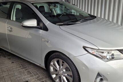 Toyota Auris 89.855 km 9.950 &euro; Berlin 12277