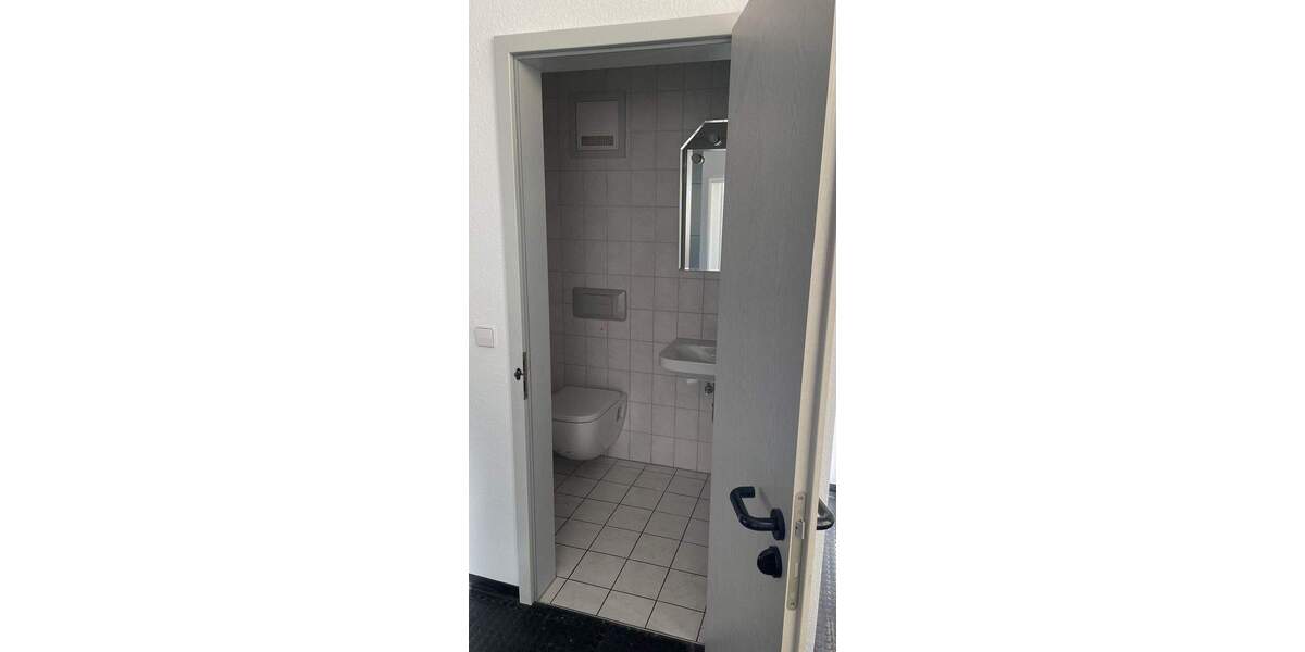 Gewerbeobjekt Schorndorf - 2 Zimmer, 70 m&sup2;, 560&euro; | Angebot:24790591