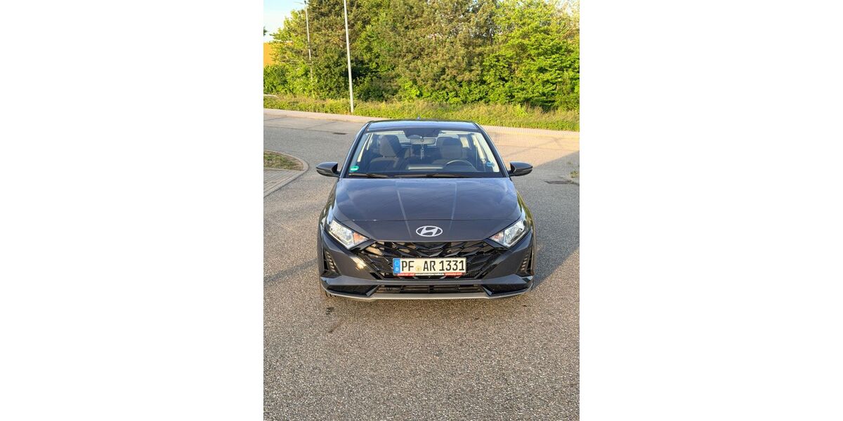 Hyundai i20 17.000 km 18.990 &euro; knittlingen 75438