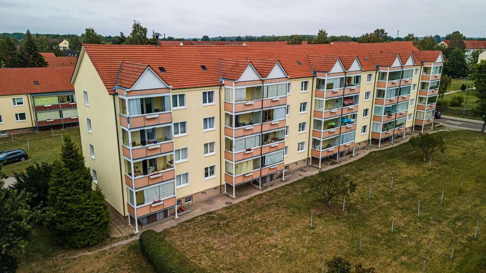 Sanierte Wohnung mit verglastem Balkon zimmer